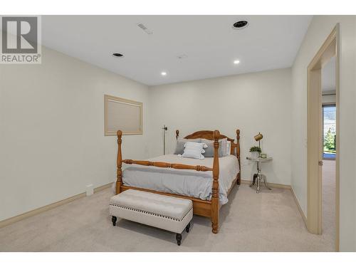 2037 Capistrano Drive, Kelowna, BC - Indoor Photo Showing Bedroom