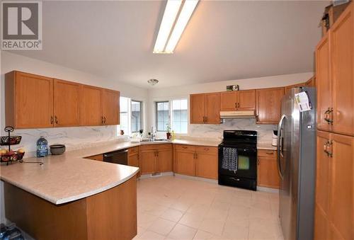 4904 Valleyview Place, Vernon, BC - Indoor Photo Showing Kitchen