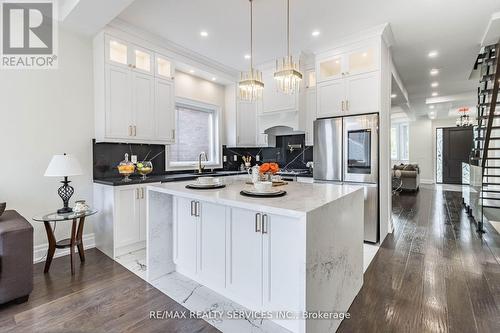 603 Royal York Road, Toronto (Stonegate-Queensway), ON - Indoor Photo Showing Kitchen With Upgraded Kitchen