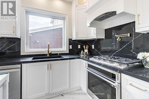 603 Royal York Road, Toronto (Stonegate-Queensway), ON - Indoor Photo Showing Kitchen