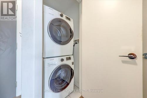 615 - 10 De Boers Drive, Toronto, ON - Indoor Photo Showing Laundry Room