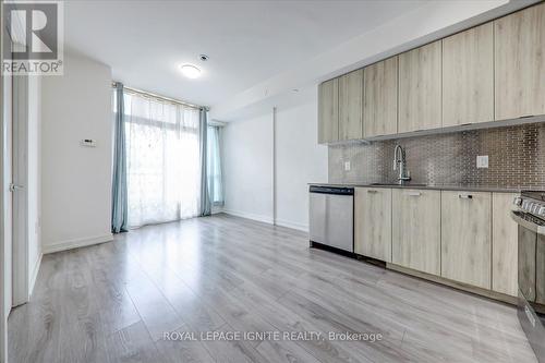 615 - 10 De Boers Drive, Toronto W05, ON - Indoor Photo Showing Kitchen