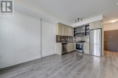 615 - 10 De Boers Drive, Toronto (York University Heights), ON - Indoor Photo Showing Kitchen