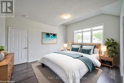 3244 Meadow Marsh Crescent, Oakville, ON - Indoor Photo Showing Bedroom