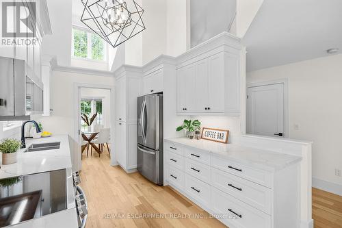 2 - 1173 Bellview Crescent, Burlington, ON - Indoor Photo Showing Kitchen With Double Sink With Upgraded Kitchen