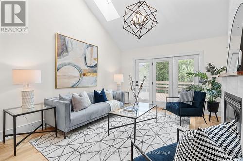 2 - 1173 Bellview Crescent, Burlington, ON - Indoor Photo Showing Living Room