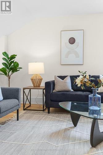 2 - 1173 Bellview Crescent, Burlington, ON - Indoor Photo Showing Living Room