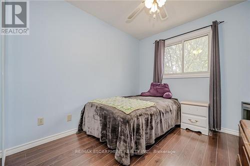 14 - 1548 Newlands Crescent, Burlington, ON - Indoor Photo Showing Bedroom