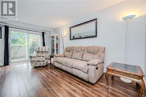 14 - 1548 Newlands Crescent, Burlington (Palmer), ON - Indoor Photo Showing Living Room