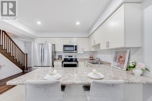 96 Cittadella Boulevard E, Hamilton, ON - Indoor Photo Showing Kitchen With Stainless Steel Kitchen With Double Sink With Upgraded Kitchen