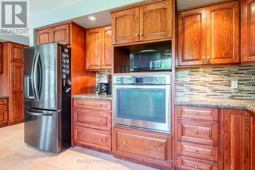 52 Waterwheel Crescent, Hamilton, ON - Indoor Photo Showing Kitchen