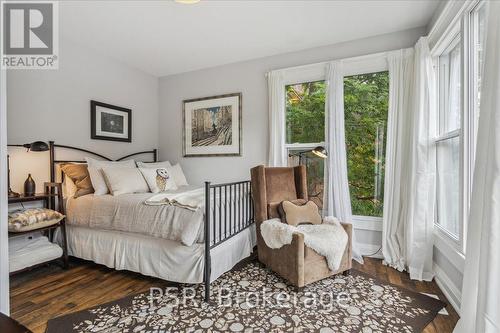 109 Ontario Avenue, Hamilton, ON - Indoor Photo Showing Bedroom