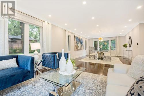 177 Breezy Pines Drive, Mississauga, ON - Indoor Photo Showing Living Room