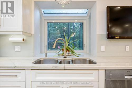 177 Breezy Pines Drive, Mississauga (Cooksville), ON - Indoor Photo Showing Kitchen With Double Sink