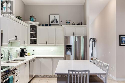 19 Tallforest Trail, Hamilton, ON - Indoor Photo Showing Kitchen