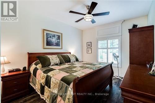 19 Tallforest Trail, Hamilton, ON - Indoor Photo Showing Bedroom