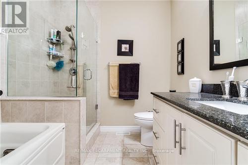 19 Tallforest Trail, Hamilton, ON - Indoor Photo Showing Bathroom
