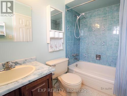 1666 Shale Oak Mews S, Mississauga (Rathwood), ON - Indoor Photo Showing Bathroom