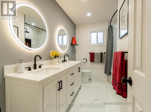 1666 Shale Oak Mews S, Mississauga (Rathwood), ON - Indoor Photo Showing Bathroom