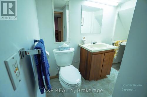 1666 Shale Oak Mews S, Mississauga (Rathwood), ON - Indoor Photo Showing Bathroom