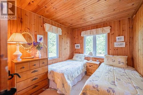 35 Campus Place, Innisfil, ON - Indoor Photo Showing Bedroom