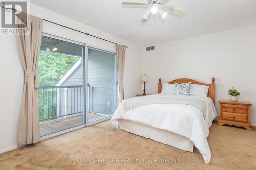 311 - 1102 Horseshoe Valley Road W, Oro-Medonte (Horseshoe Valley), ON - Indoor Photo Showing Bedroom