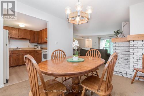 311 - 1102 Horseshoe Valley Road W, Oro-Medonte (Horseshoe Valley), ON - Indoor Photo Showing Dining Room