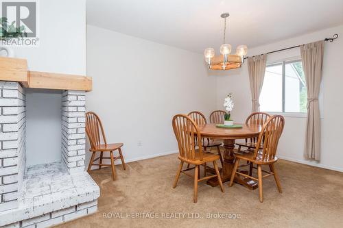 311 - 1102 Horseshoe Valley Road W, Oro-Medonte (Horseshoe Valley), ON - Indoor Photo Showing Dining Room