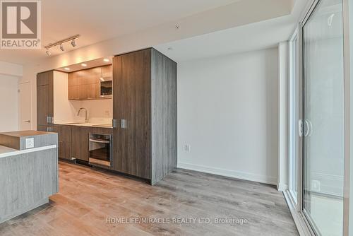 1706 - 370 Martha Street, Burlington, ON - Indoor