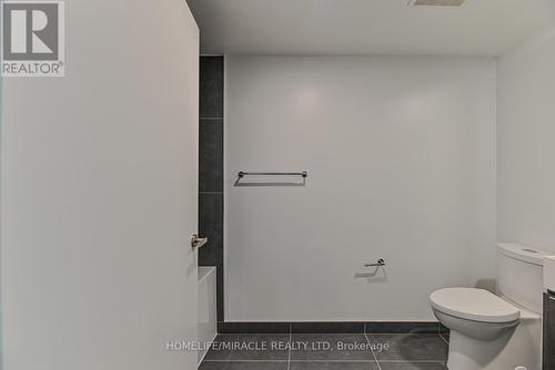 1706 - 370 Martha Street, Burlington, ON - Indoor Photo Showing Bathroom