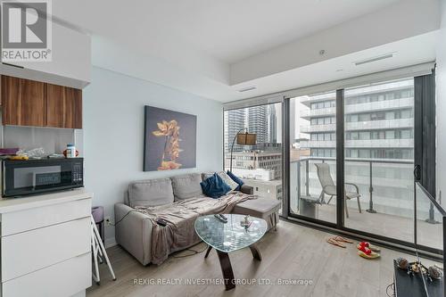 1313 - 185 Roehampton Avenue, Toronto C10, ON - Indoor