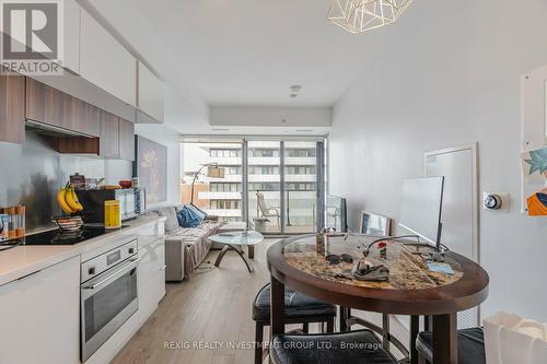 1313 - 185 Roehampton Avenue, Toronto, ON - Indoor