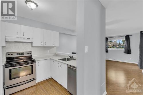 316 Lorry Greenberg Drive Unit#106, Ottawa, ON - Indoor Photo Showing Kitchen