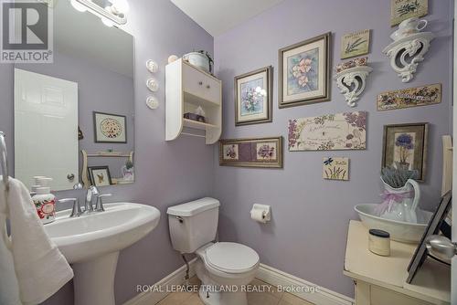 1890 Bloom Crescent, London, ON - Indoor Photo Showing Bathroom