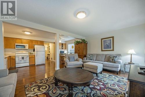 1890 Bloom Crescent, London, ON - Indoor Photo Showing Living Room