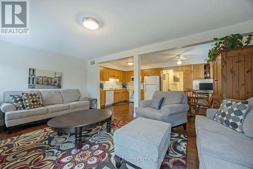 1890 Bloom Crescent, London, ON - Indoor Photo Showing Living Room