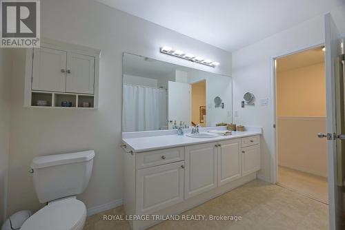 1890 Bloom Crescent, London, ON - Indoor Photo Showing Bathroom