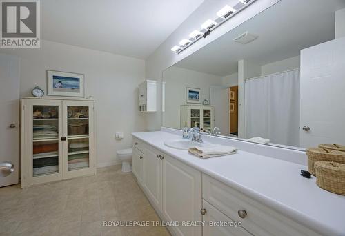 1890 Bloom Crescent, London, ON - Indoor Photo Showing Bathroom