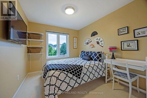 1890 Bloom Crescent, London, ON - Indoor Photo Showing Bedroom