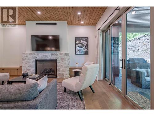 9961 Purcell Drive, Vernon, BC - Indoor Photo Showing Living Room With Fireplace