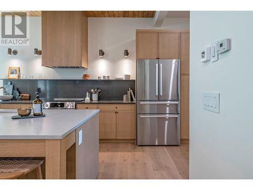 9961 Purcell Drive, Vernon, BC - Indoor Photo Showing Kitchen