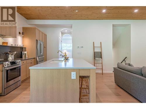 9961 Purcell Drive, Vernon, BC - Indoor Photo Showing Kitchen