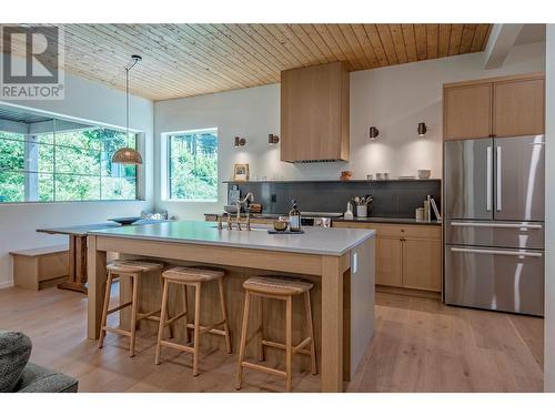 9961 Purcell Drive, Vernon, BC - Indoor Photo Showing Kitchen