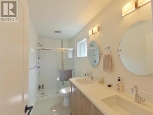 104-7440 Nootka Street, Powell River, BC - Indoor Photo Showing Bathroom