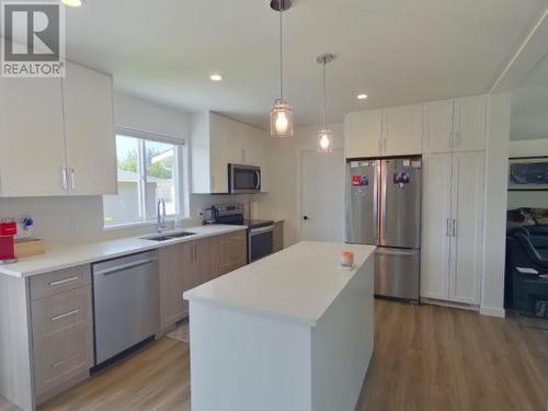 104-7440 Nootka Street, Powell River, BC - Indoor Photo Showing Kitchen With Double Sink