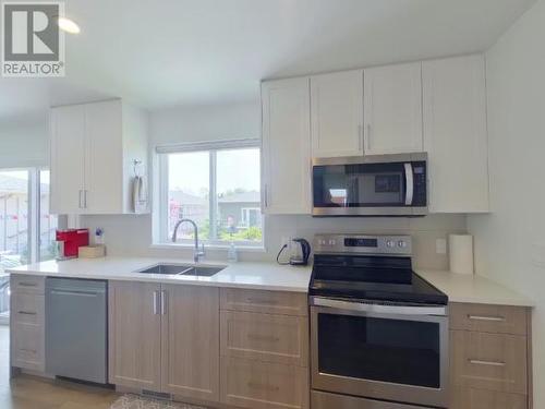 104-7440 Nootka Street, Powell River, BC - Indoor Photo Showing Kitchen With Double Sink