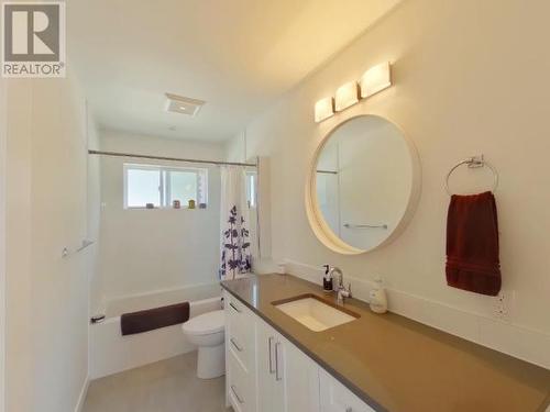 104-7440 Nootka Street, Powell River, BC - Indoor Photo Showing Bathroom