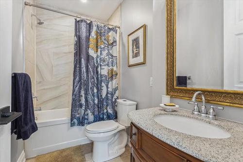 109 Ontario Avenue, Hamilton, ON - Indoor Photo Showing Bathroom