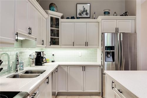 19 Tallforest Trail, Glanbrook, ON - Indoor Photo Showing Kitchen With Double Sink With Upgraded Kitchen