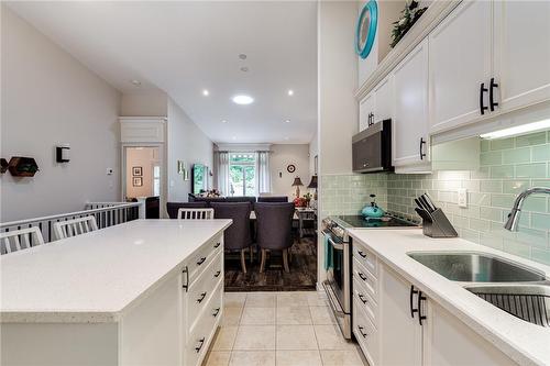 19 Tallforest Trail, Glanbrook, ON - Indoor Photo Showing Kitchen With Double Sink With Upgraded Kitchen